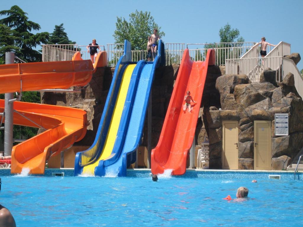 Hotel Iskar & Aquapark Slantschew brjag Exterior foto